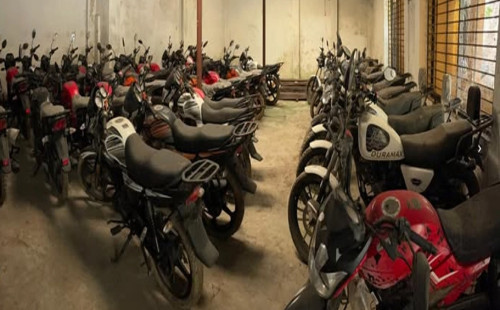 যশোরে গোডাউনে লুকানো ৭৭টি আমেরিকান মোটরসাইকেল উদ্ধার