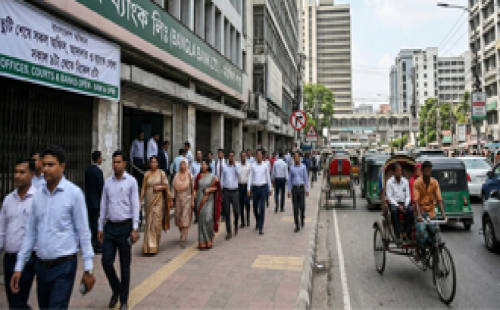 ৭ দিনের ছুটি শেষে কর্মব্যস্ততায় ফিরছে দেশ: আজ খুলছে অফিস, আদালত ও ব্যাংক